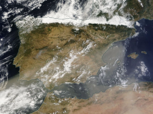 Importante irrupción de polvo africano en el sur de la Península Ibérica, vista en la imagen de la NASA Terra MODIS del 7 de agosto de 2015