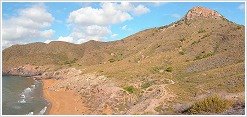 El Cabezo de la Fuente y la playa de Parre�o (calas nudistas) desde Punta de Negrete